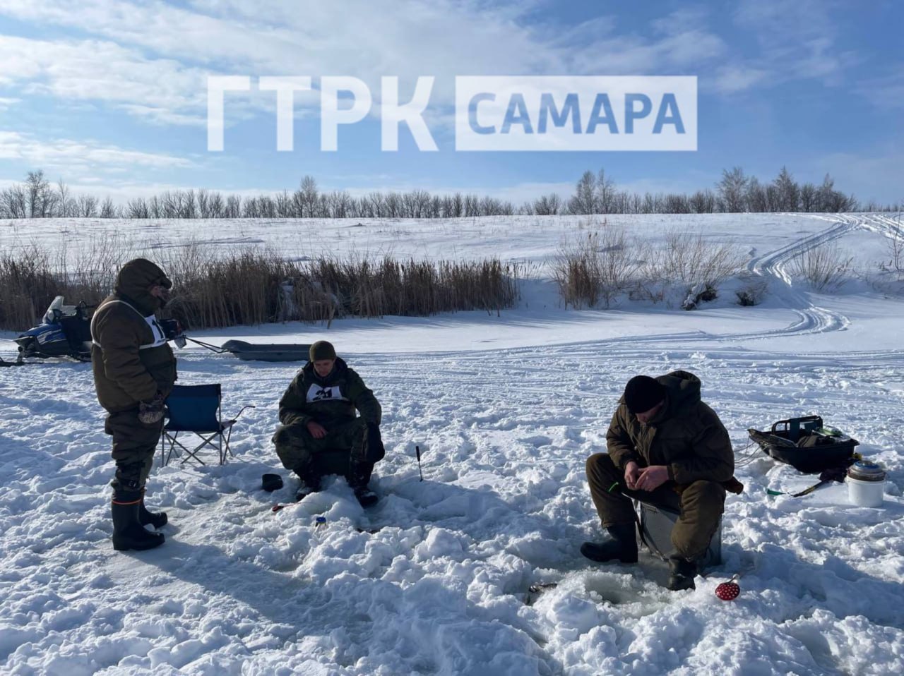 Появились кадры массовой рыбалки на льду под Самарой Появились кадры массовой рыбалки на льду под Самарой