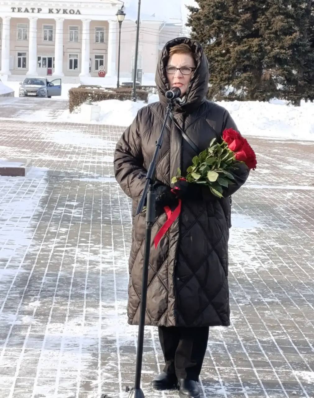 В Тольятти возложили цветы к Обелиску Славы в память о защитниках Отечества. У мемориала собрались представители городской администрации, общественных организаций, депутаты, военнослужащие, ветераны боевых действий.