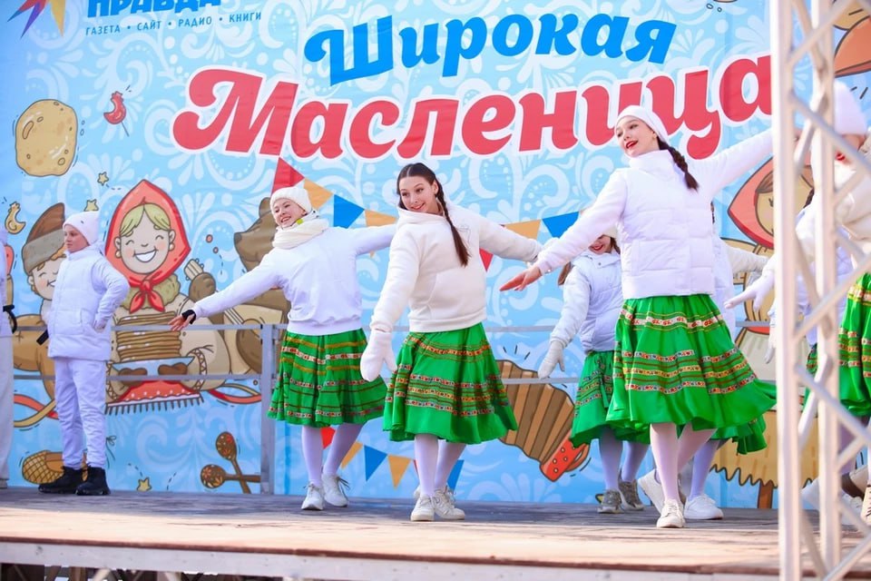 Самарцы широко отметили Масленицу в парке Гагарина