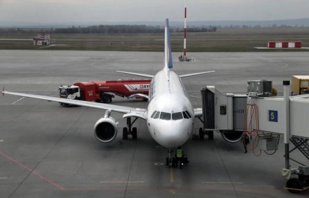 В самарском аэропорту восемь рейсов задержаны и один отменен