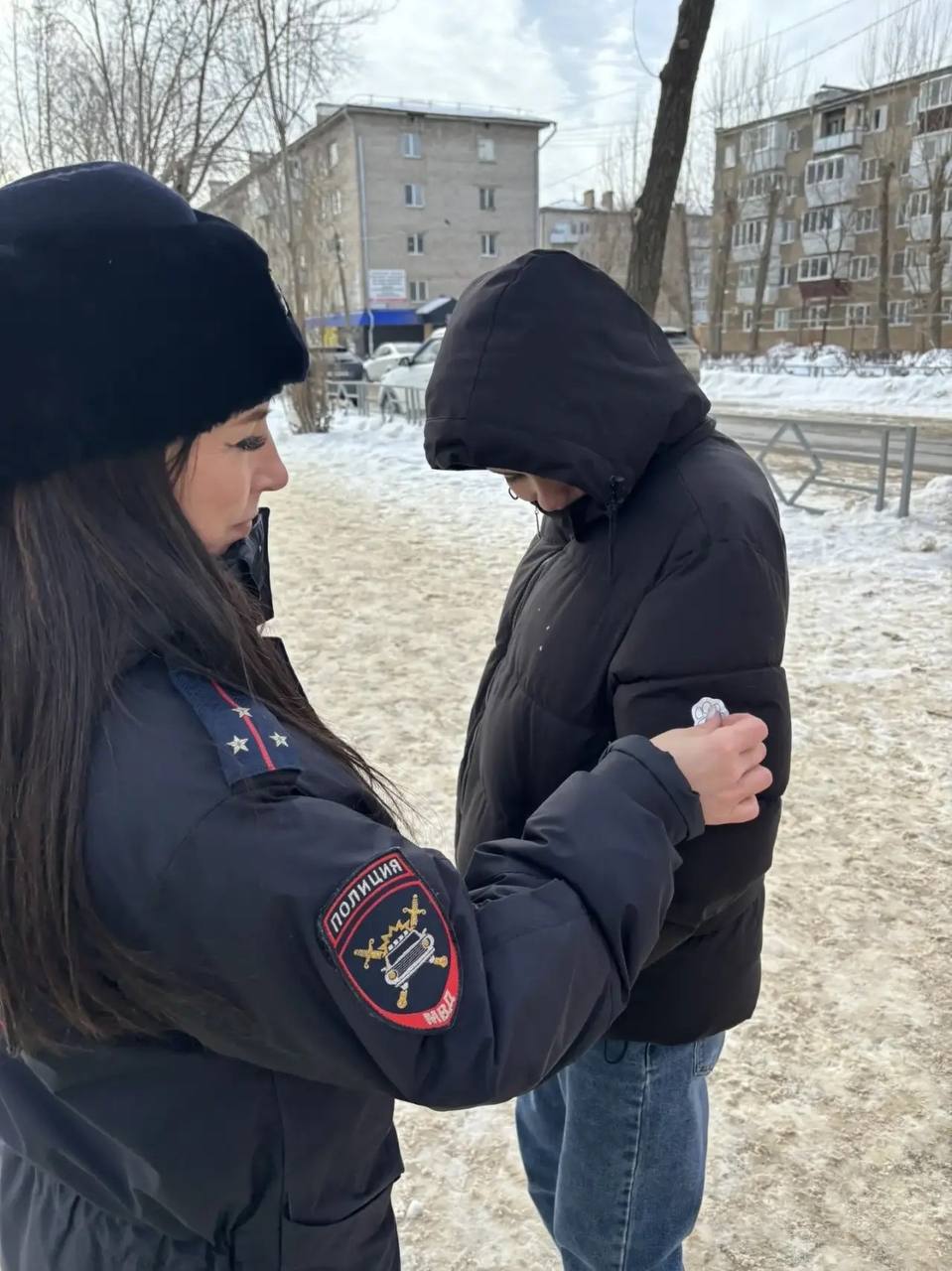 Представители родительского патруля совместно с дорожным полицейским, педагогом школы и ЮИД проконтролировали, как ученики ГБОУ СОШ №9 г. Кинель и их родители соблюдают Правила дорожного движения Представители родительского патруля совместно с дорожным полицейским, педагогом школы и ЮИД проконтролировали, как ученики ГБОУ СОШ №9 г. Кинель и их родители соблюдают Правила дорожного движения