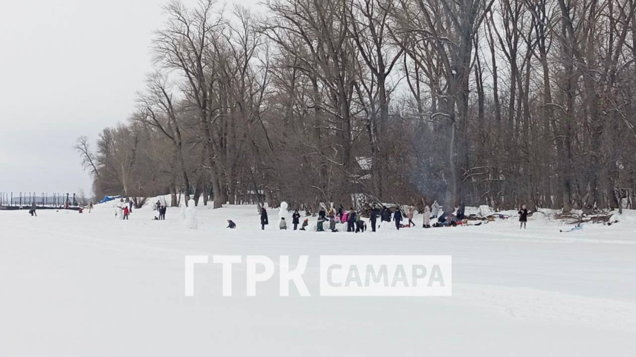 Сегодня на правом берегу Волги, напротив Самары, развернулись настоящие проводы зимы Сегодня на правом берегу Волги, напротив Самары, развернулись настоящие проводы зимы