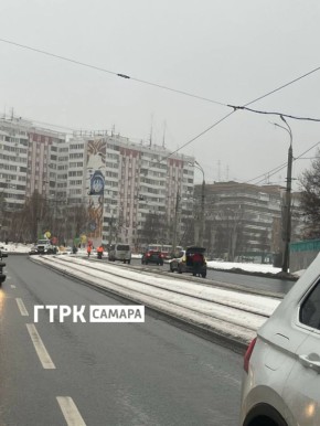 Возможная причина затора трамваев — обрыв проводов на проспекте Ленина