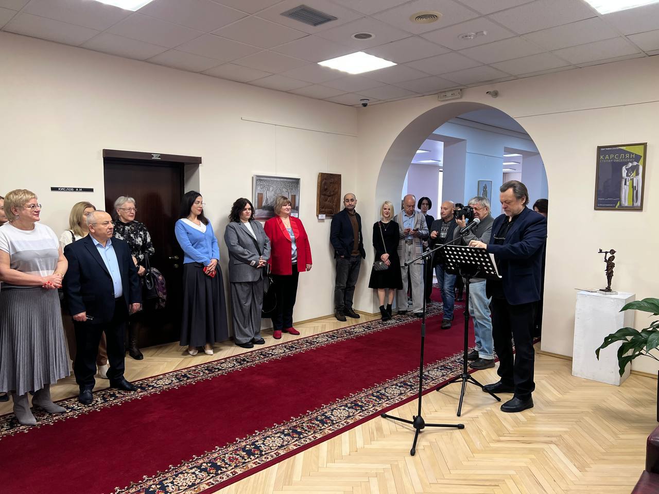 В Самарской Губернской Думе открылась новая выставка В Самарской Губернской Думе открылась новая выставка