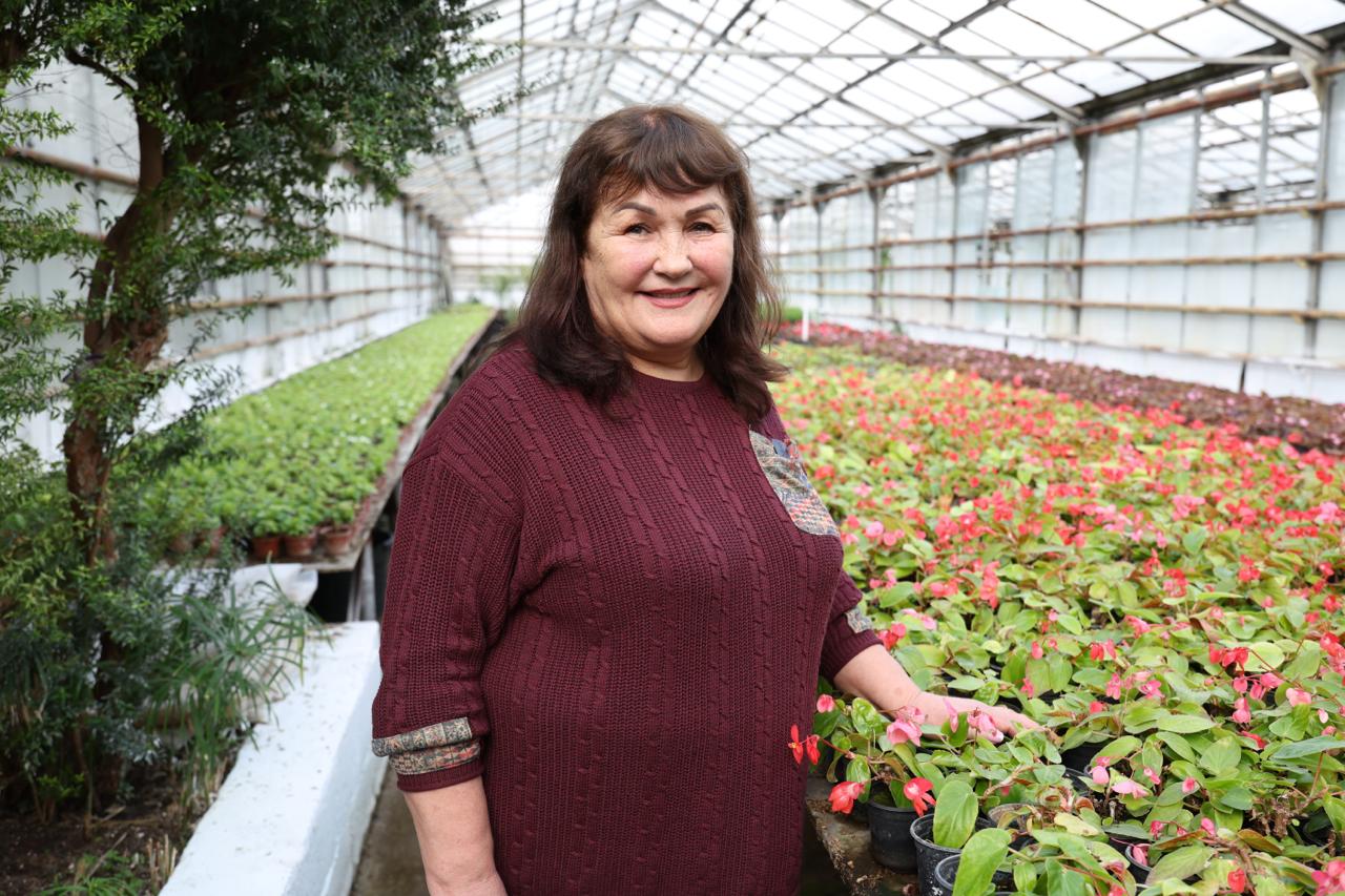 Фото: журналистки самарских СМИ посетили городские теплицы накануне 8 марта Фото: журналистки самарских СМИ посетили городские теплицы накануне 8 марта