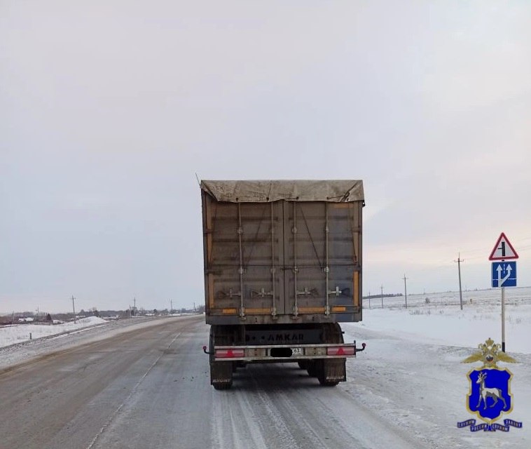 Полицейские работали на месте ДТП в Борском районе