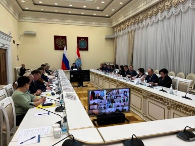 В областном правительстве проводится совещание по реализации проекта Уполномоченного при Президенте РФ по правам ребенка Марии Львовой-Беловой «Вызов»