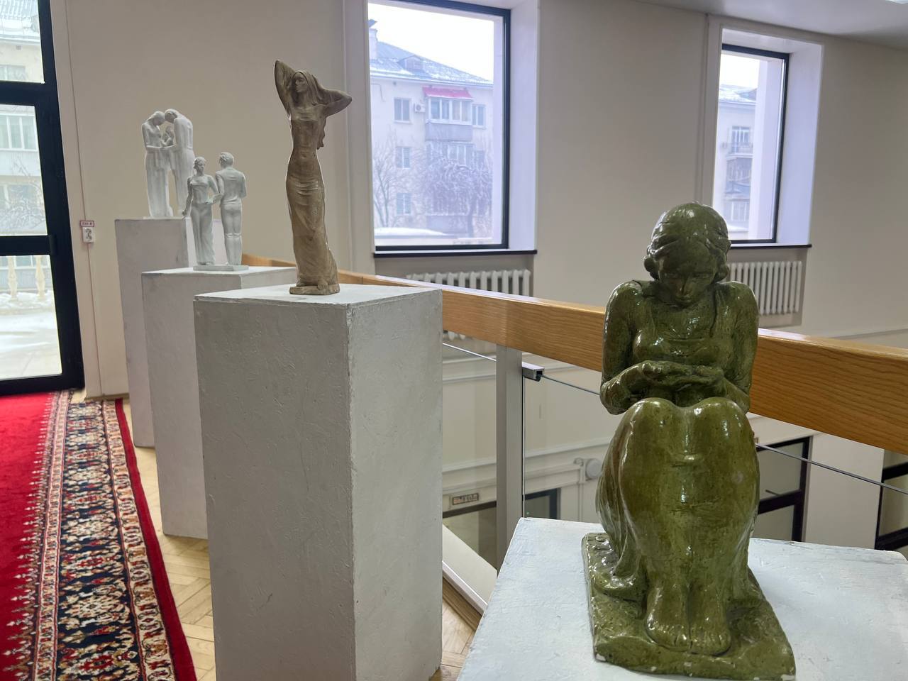 В Самарской Губернской Думе открылась новая выставка В Самарской Губернской Думе открылась новая выставка