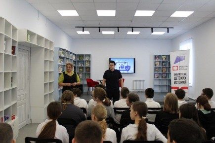 В Тольятти сотрудники УМВД вместе с заместителем председателя Общественного совета Николаем Шаховым встретились со студентами: майор полиции Татьяна Черепьянова предупредила о рисках онлайнпокупок и призвала пользоваться...