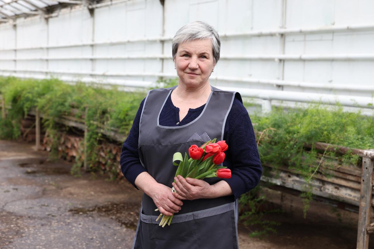 Фото: журналистки самарских СМИ посетили городские теплицы накануне 8 марта Фото: журналистки самарских СМИ посетили городские теплицы накануне 8 марта