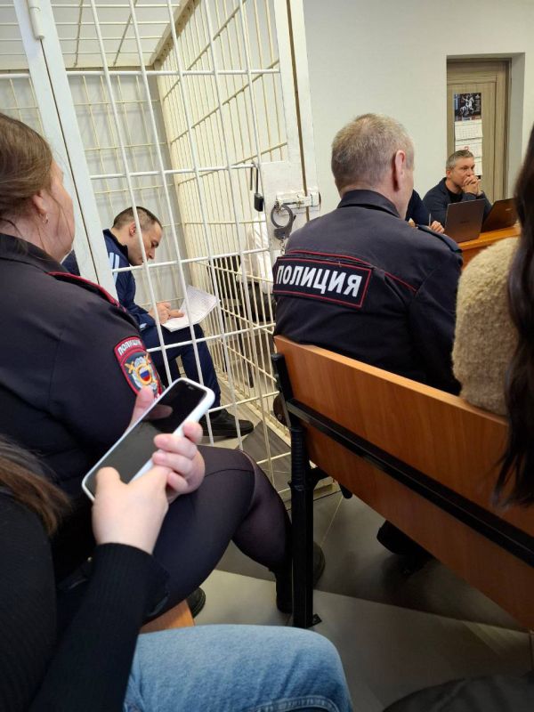 В Советском районном суде Самары началось очередное заседание по уголовному делу в отношении бывшего министра здравоохранения Самарской области Армена Беняна и экс-главы «Самарафармации» Алевтины Игнатовой