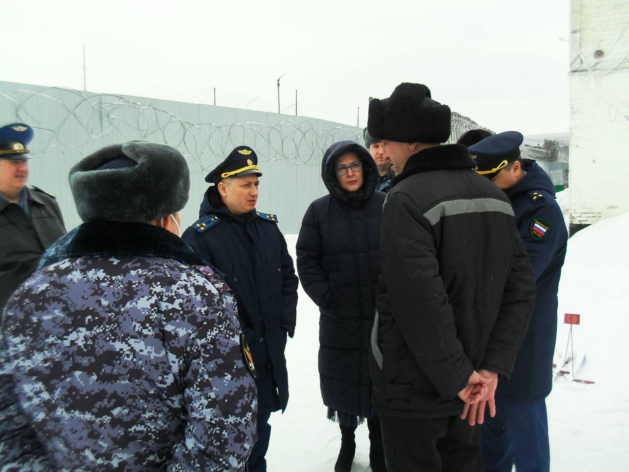 Заместитель прокурора области Евгений Петренко совместно с Уполномоченным по правам человека в Самарской области Еленой Лапушкиной с плановой проверкой соблюдения требований законодательства Российской Федерации посетили... Заместитель прокурора области Евгений Петренко совместно с Уполномоченным по правам человека в Самарской области Еленой Лапушкиной с плановой проверкой соблюдения требований законодательства Российской Федерации посетили...