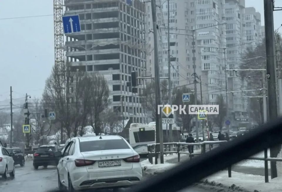 На улице Ново-Садовой отключили светофоры 6 марта