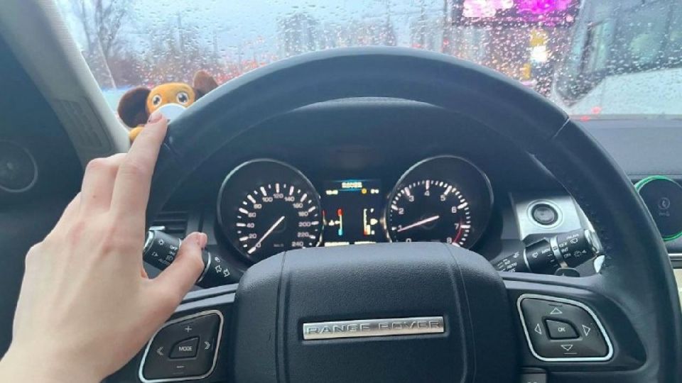 Женщины-водители почти в 5 раз реже становятся виновницами ДТП