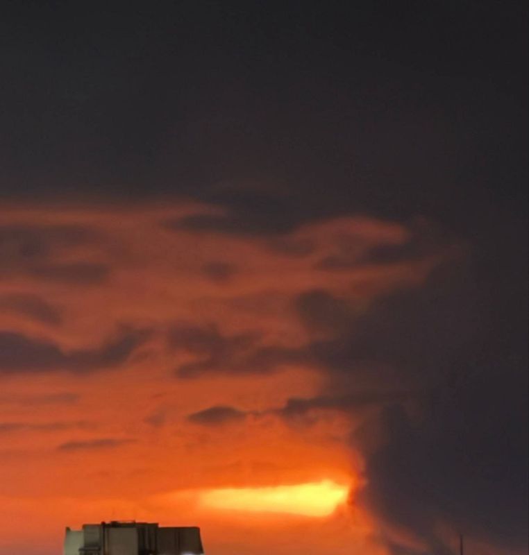 Днепропетровская область район н п. Самар - зарево от пожара после ударов БПЛА