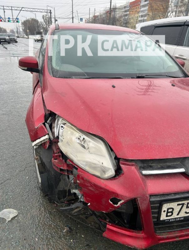 Очевидцы сообщают о ДТП с участием трех автомобилей на пересечении Московского шоссе и Ново-Вокзальной