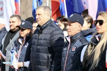 В Самаре встретили участников автопробега, посвященного 12-й годовщине воссоединения Крыма с Россией