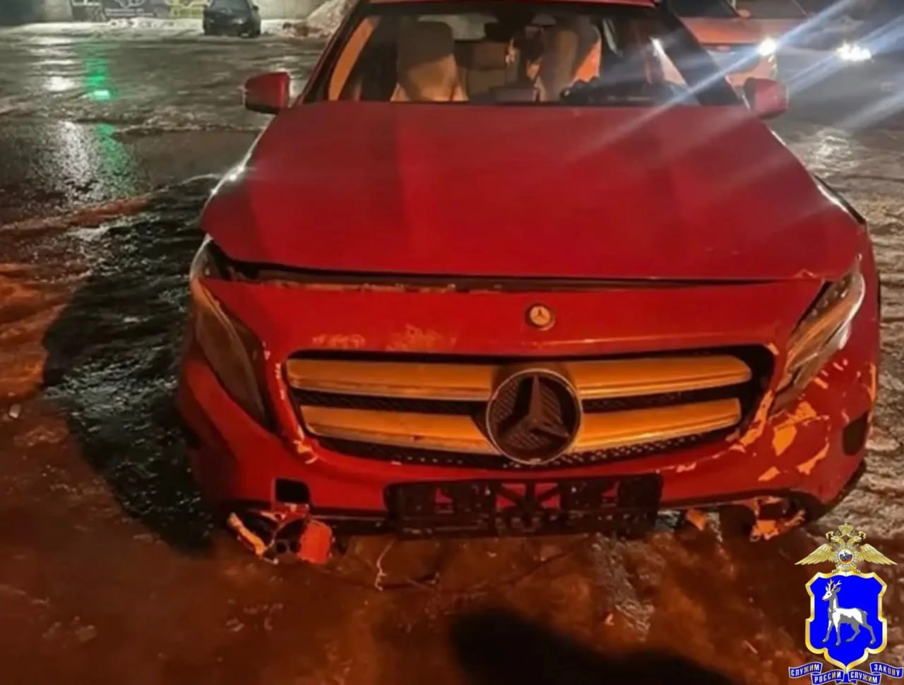 В Самаре в столкновении Mercedes-Benz и Hyundai пострадала 10-летняя девочка В Самаре в столкновении Mercedes-Benz и Hyundai пострадала 10-летняя девочка