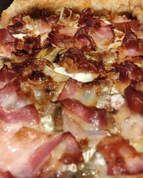 Пирог, способный покорить ваши вкусовые чувства и вознести вечер на новый уровень