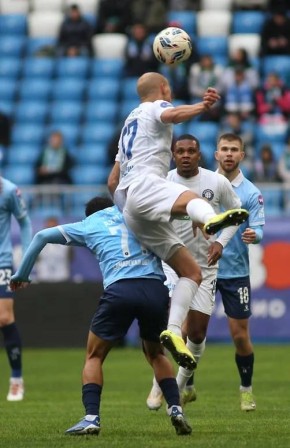 Футболиста «Оренбурга» дисквалифицировали за грубую игру на матче с «Крыльями Советов»