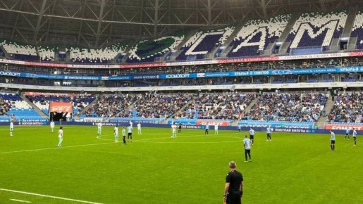 На стадионе «Солидарность Самара Арена» проходит матч 22-го тура Российской Премьер-Лиги