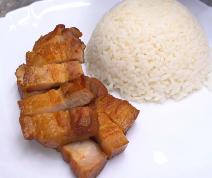 Томлёная свиная грудинка в пиве: горячее наслаждение для истинных гурманов