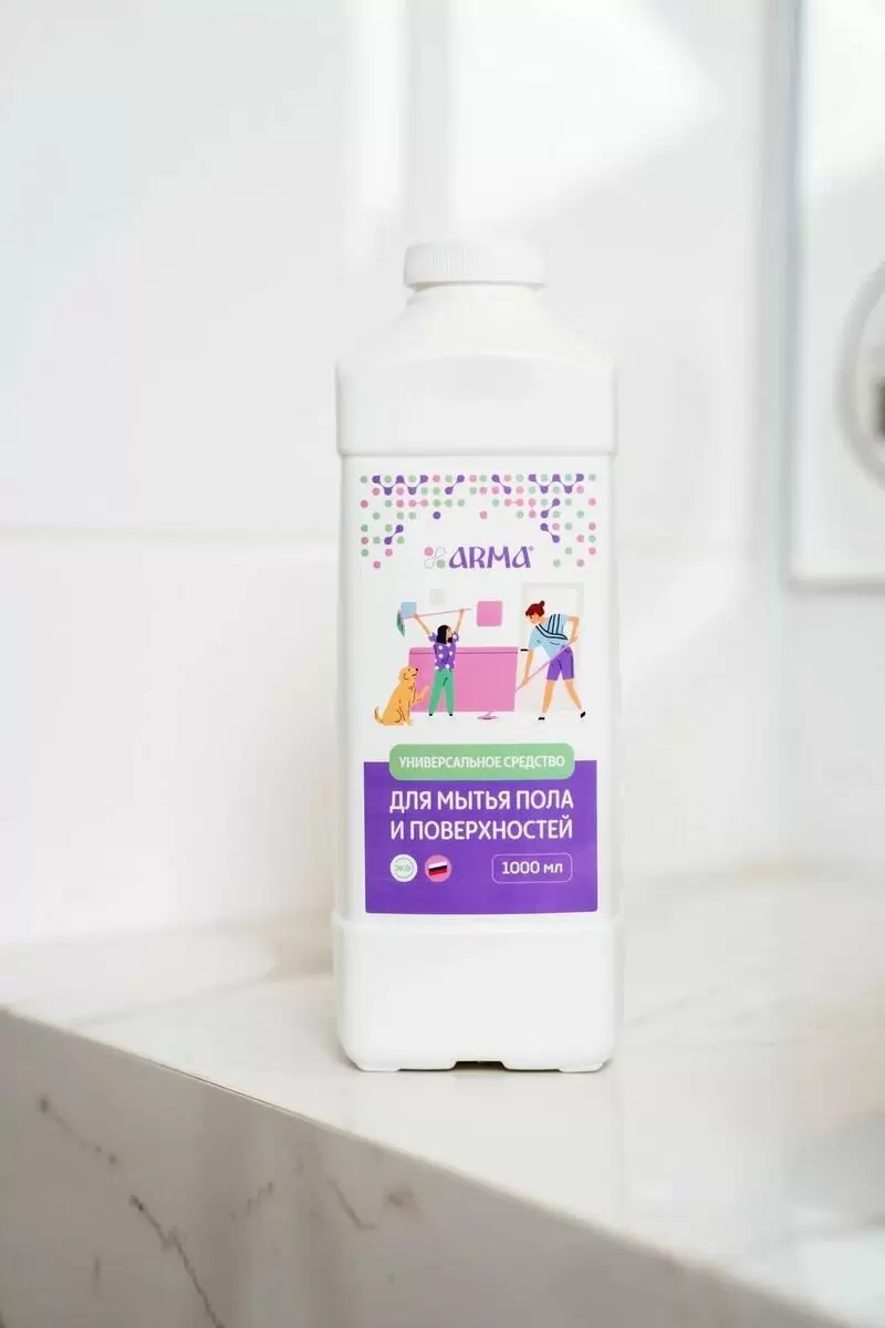 Летняя чистота с универсальным средством для мытья полов и поверхностей