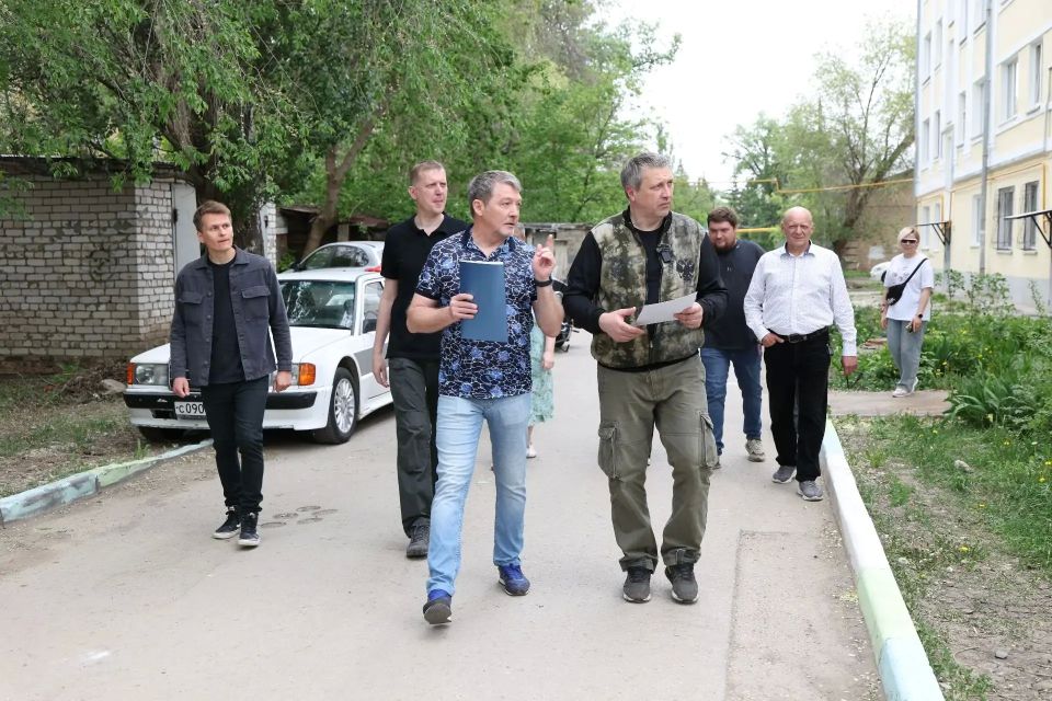 16 мая глава города Самары Иван Носков в рамках рабочего объезда встретился с жителями дома № 232 по улице Советской Армии 16 мая глава города Самары Иван Носков в рамках рабочего объезда встретился с жителями дома № 232 по улице Советской Армии