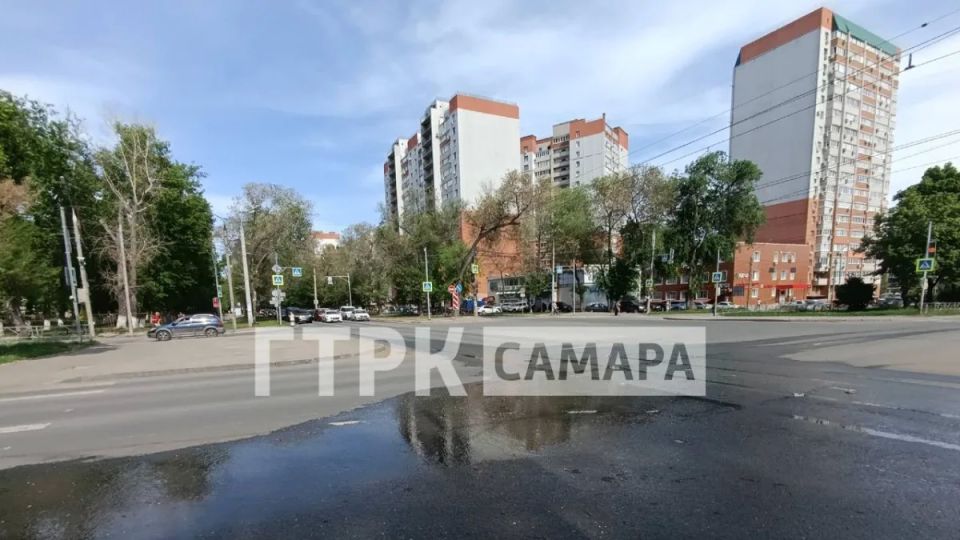 В Самаре на ул. Ново-Вокзальной забил коммунальный родник 19 мая В Самаре на ул. Ново-Вокзальной забил коммунальный родник 19 мая