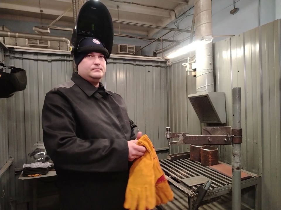 Искра профессионализма: в Тольятти соревнуются лучшие сварщики региона Искра профессионализма: в Тольятти соревнуются лучшие сварщики региона