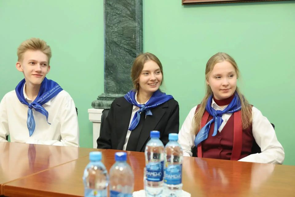 В Самаре участники «Школьной академии городских инициатив» обсудили свои проекты с главой города Иваном Носковым В Самаре участники «Школьной академии городских инициатив» обсудили свои проекты с главой города Иваном Носковым