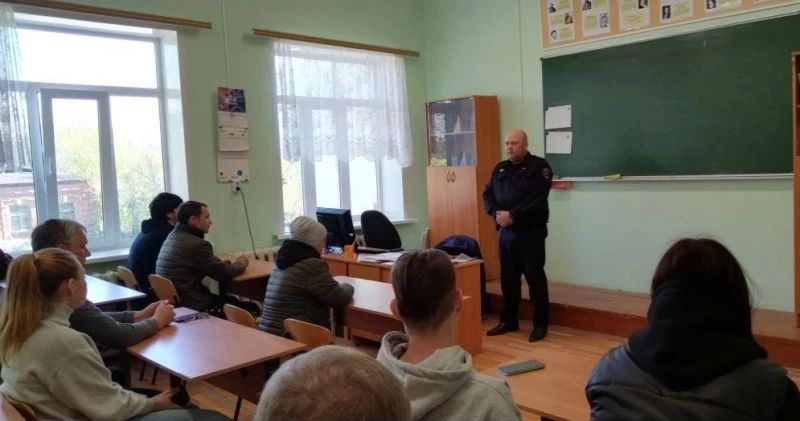В Приволжском районе Самарской области полицейские провели профилактическую встречу со студентами техникума