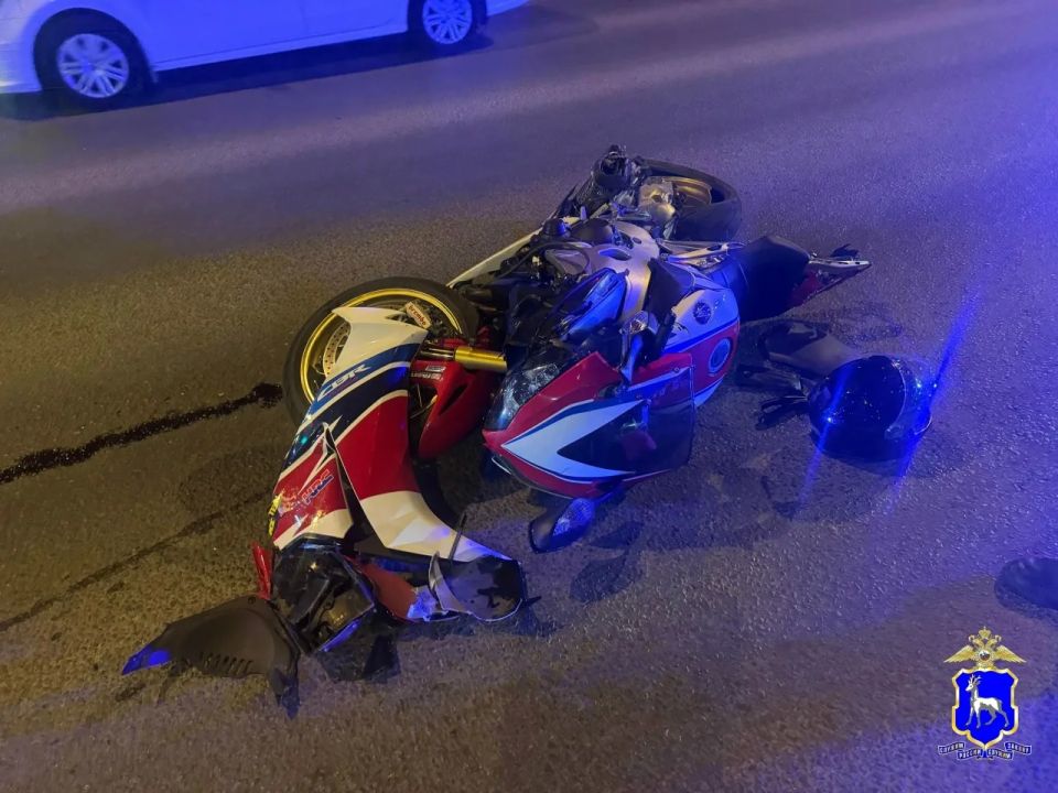 В Самаре на Ново-Садовой разбились два мотоциклиста на Suzuki и Honda В Самаре на Ново-Садовой разбились два мотоциклиста на Suzuki и Honda