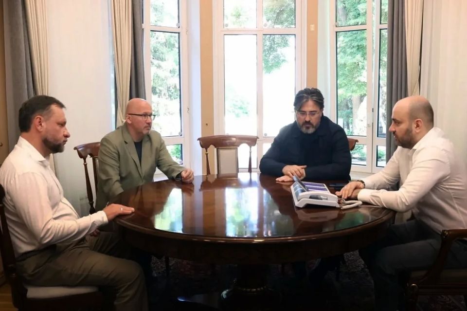 Губернатор Вячеслав Федорищев провёл встречу с руководством футбольного клуба «Крылья Советов»