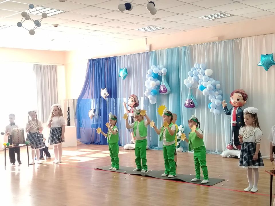 Из сада - в большую науку: День открытых дверей, лаборатория от «Тольяттиазота» и «химические сказки» Из сада - в большую науку: День открытых дверей, лаборатория от «Тольяттиазота» и «химические сказки»