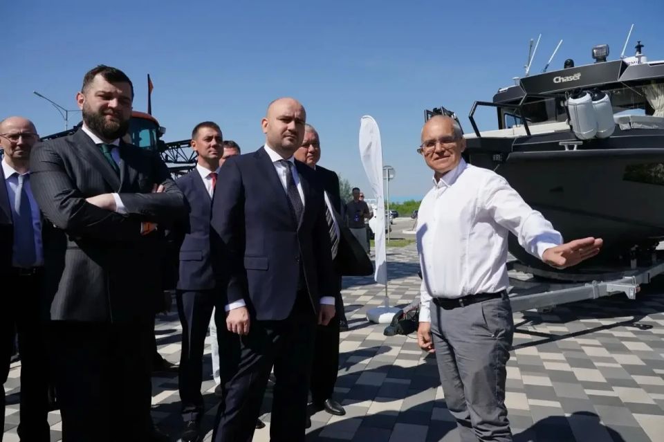 Вячеслав Федорищев: Провели рабочую встречу с Алексеем Матушанским, заместителем Министра промышленности и торговли РФ и Романом Петруцей, директором Фонда развития промышленности Вячеслав Федорищев: Провели рабочую встречу с Алексеем Матушанским, заместителем Министра промышленности и торговли РФ и Романом Петруцей, директором Фонда развития промышленности