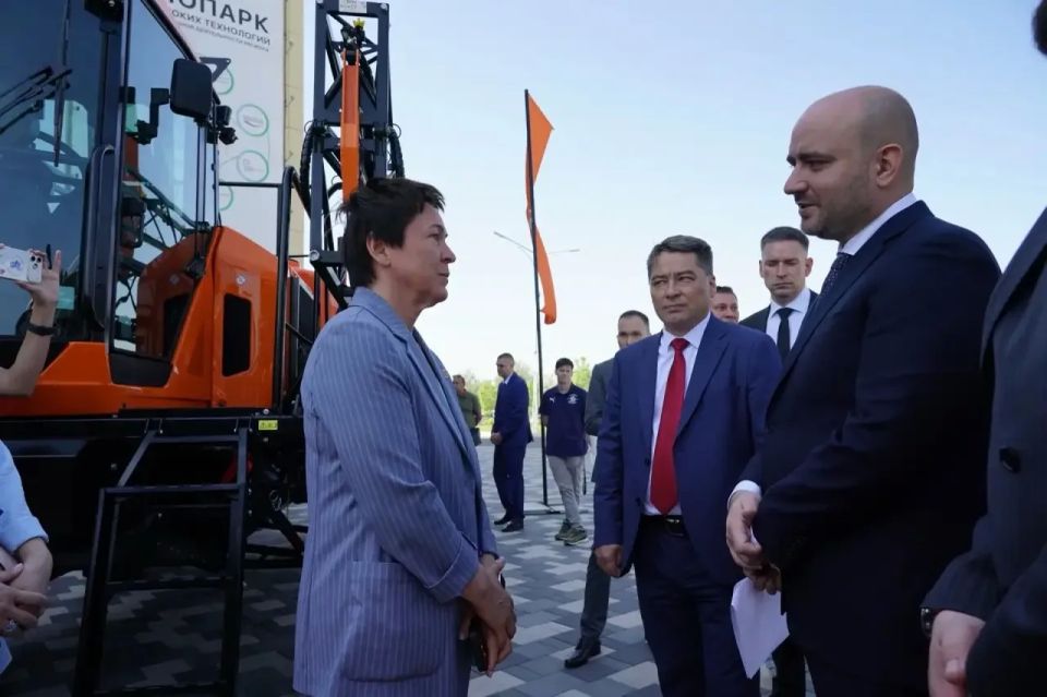 Вячеслав Федорищев: Провели рабочую встречу с Алексеем Матушанским, заместителем Министра промышленности и торговли РФ и Романом Петруцей, директором Фонда развития промышленности Вячеслав Федорищев: Провели рабочую встречу с Алексеем Матушанским, заместителем Министра промышленности и торговли РФ и Романом Петруцей, директором Фонда развития промышленности