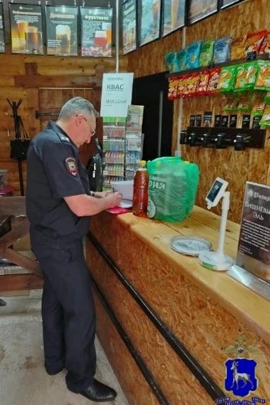 В рамках ОПМ «Профилактика» сотрудниками отдела по исполнению административного законодательства Управления МВД России по городу Тольятти проверены обращения граждан и в одном из торговых павильонов на ул. Степана Разина...