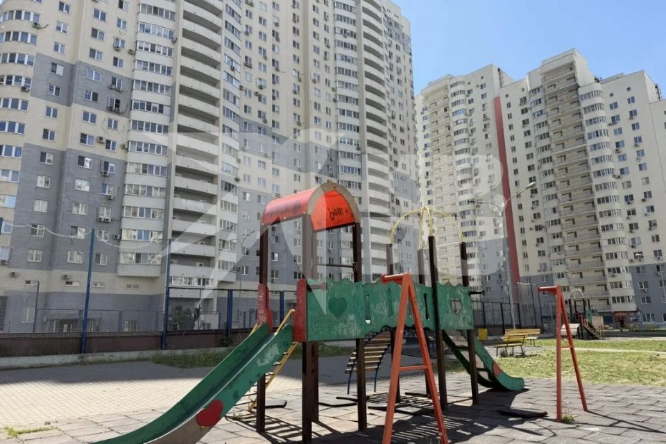Детскую площадку на ул. Лукачева снесли после смерти мальчика Детскую площадку на ул. Лукачева снесли после смерти мальчика