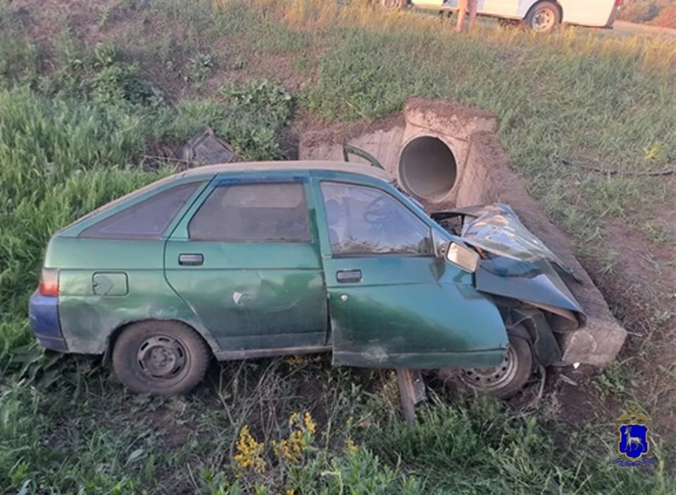 Неопытный водитель вылетел с трассы и угодил в дождеприемник в Красноярском районе Самарской области Неопытный водитель вылетел с трассы и угодил в дождеприемник в Красноярском районе Самарской области