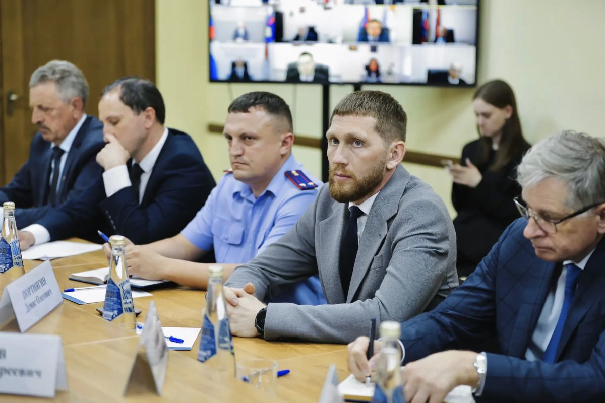 Вячеслав Федорищев: Сегодня по итогам выезда провели оперативное совещание Вячеслав Федорищев: Сегодня по итогам выезда провели оперативное совещание