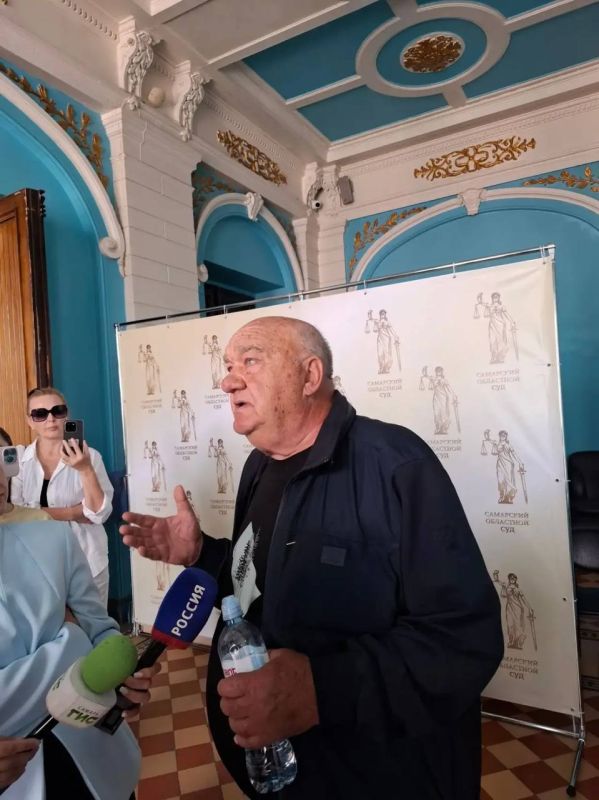 Судебный репортаж. Дело об убийства экс-мэра Самары Виктора Тархова и его супруги внучкой Екатериной В суде допросили Александра Кузнецова, который в январе 2025 года обратился в полицию с заявлением о пропаже своего...