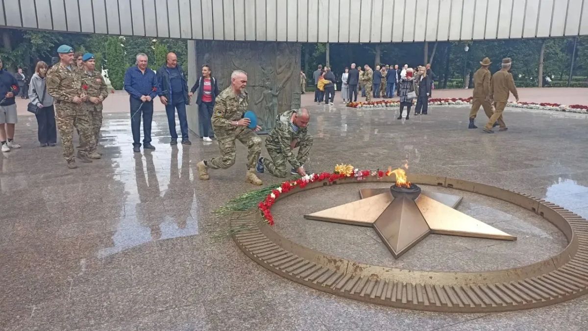 В Тольятти почтили память ветеранов боевых действий В Тольятти почтили память ветеранов боевых действий
