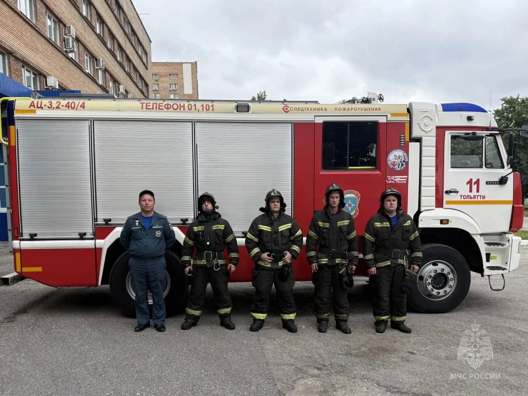 В Тольятти пожарные МЧС спасли пятерых человек, включая двоих детей, на пожаре в многоквартирном доме В Тольятти пожарные МЧС спасли пятерых человек, включая двоих детей, на пожаре в многоквартирном доме