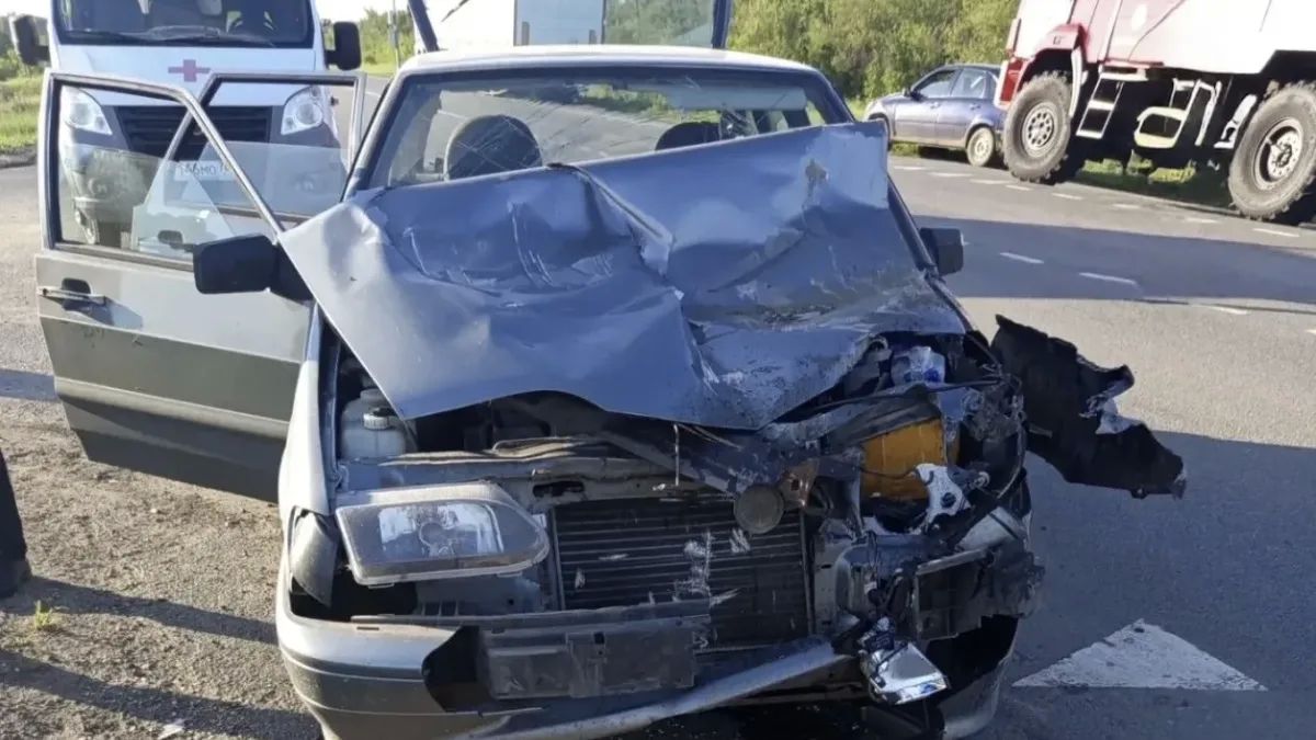 Помощь пожарных спасателей потребовалась при ДТП в Самарской области