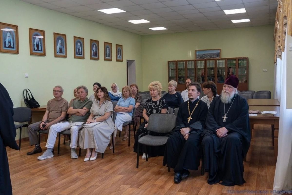 Епископ Нестор встретился с организаторами XVII Межрегионального фестиваля детского и юношеского творчества Тольяттинской Епархии «Пасхальная капель» Епископ Нестор встретился с организаторами XVII Межрегионального фестиваля детского и юношеского творчества Тольяттинской Епархии «Пасхальная капель»