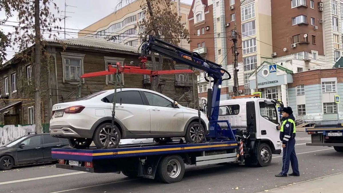 Самарцам рассказали, что делать с брошенными автомобилями во дворе
