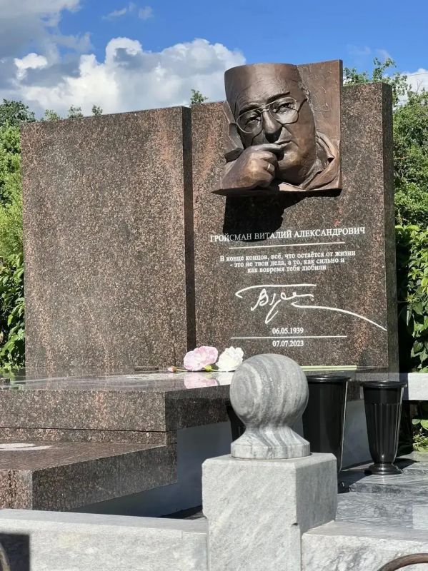 "В конце концов, всё, что остается от жизни - это не твои дела, а то, как сильно и как вовремя тебя любили"