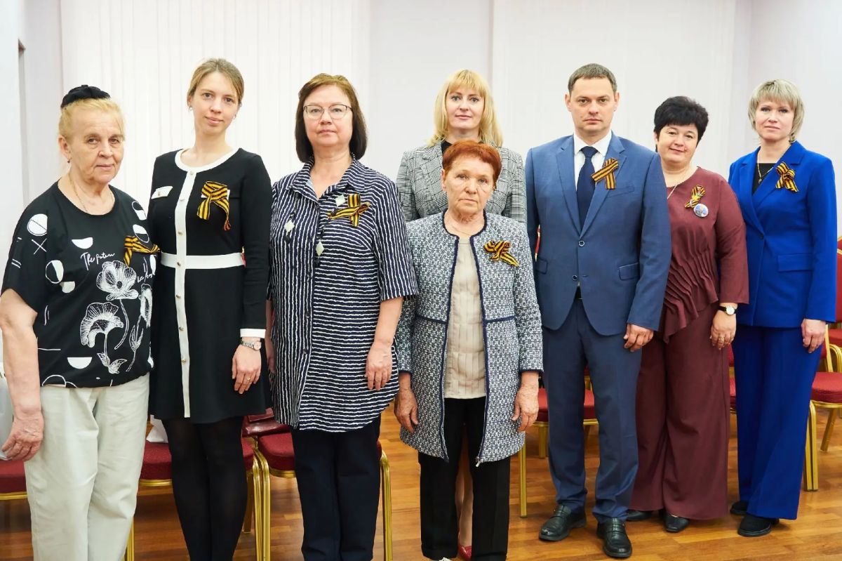 Глава города Сергей Володченков поздравил жителей с Днём семьи, любви и верности: Глава города Сергей Володченков поздравил жителей с Днём семьи, любви и верности: