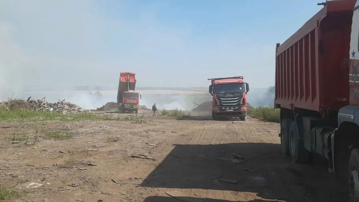 Незаконная свалка горит в Смышляевке под Самарой Незаконная свалка горит в Смышляевке под Самарой